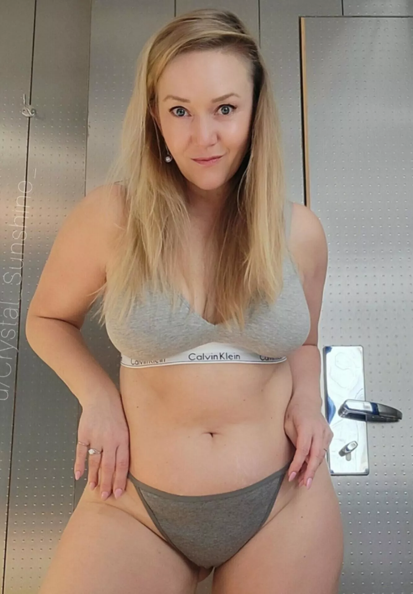 Sometimes simple is sexy [F50]