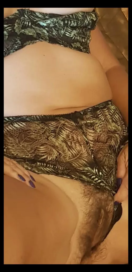 Still growing my hairy muff and loving it!