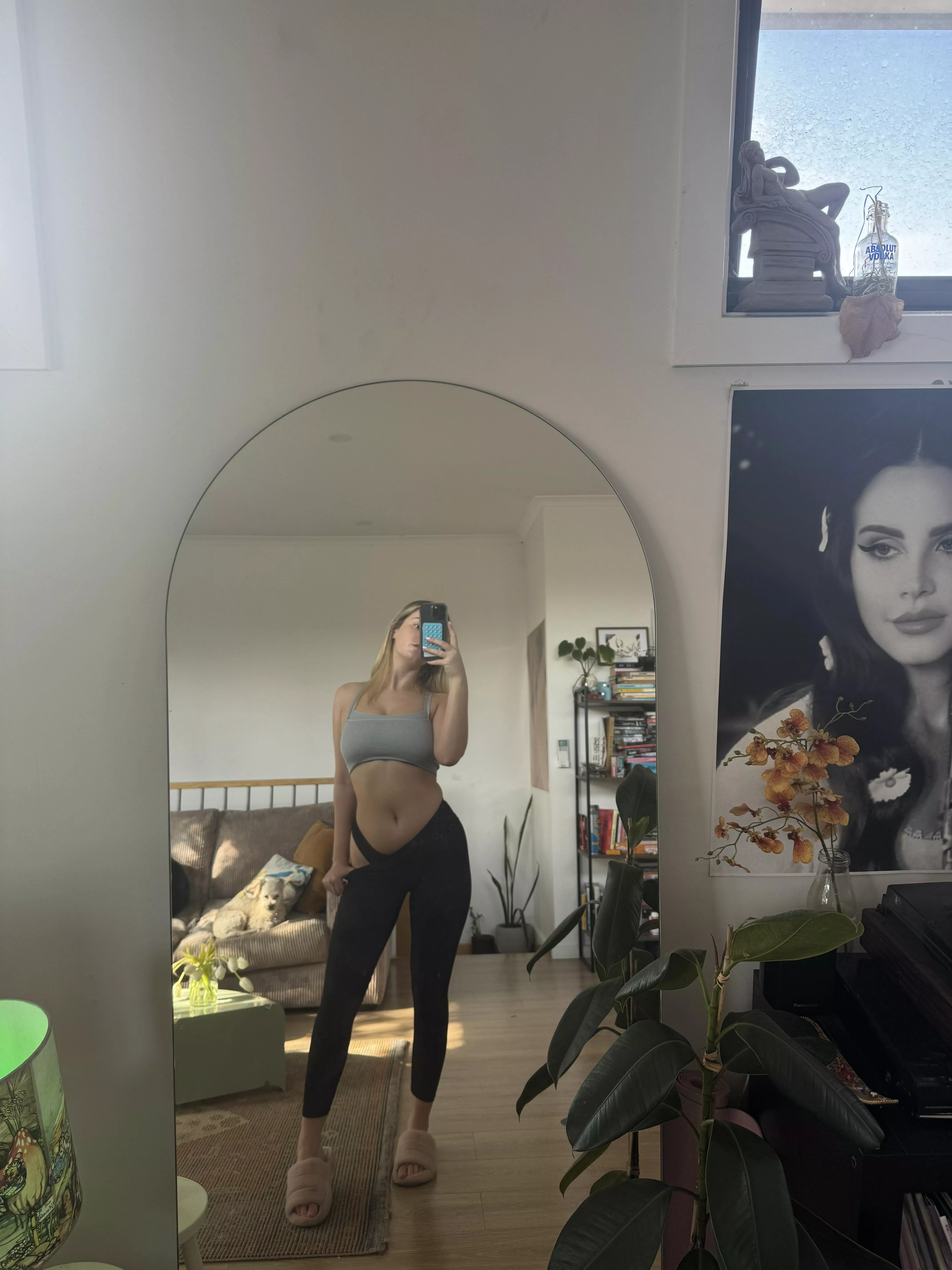 this is what i'm wearing to the gym tonight (f)