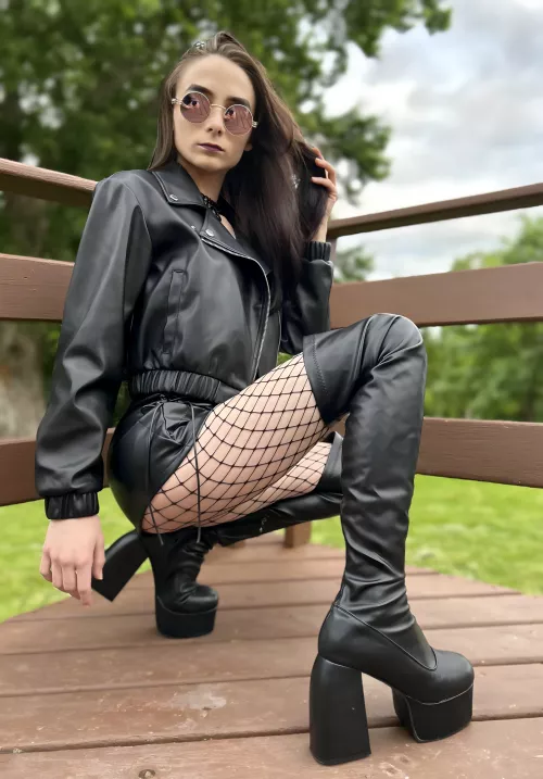 What do you think of my full leather look?