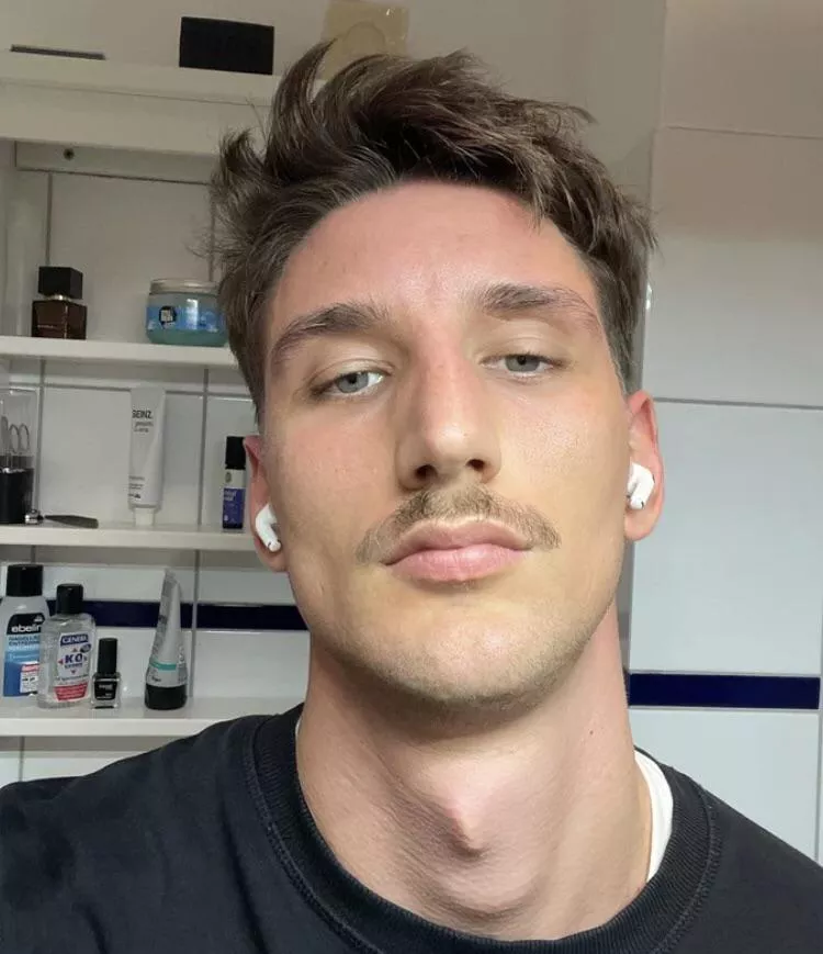 Anyone up for chat? (24)