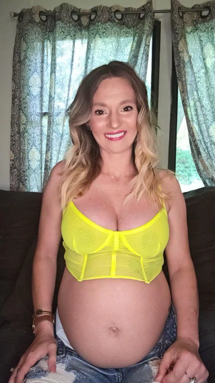 First post here, I heard you boys like pregnant women