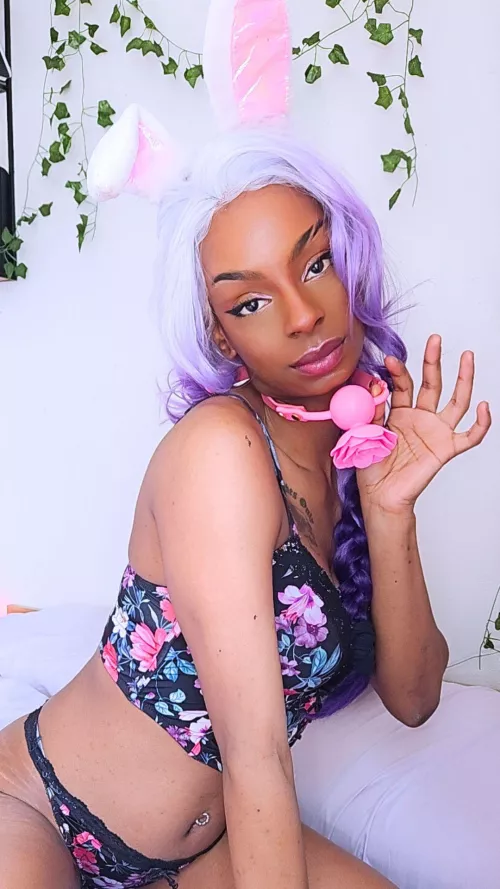 Guess whose got a new toy to add to the look