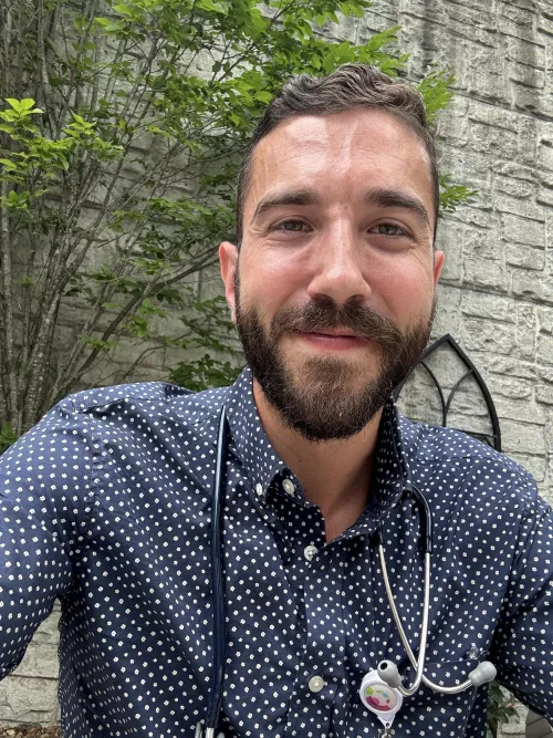 Happy Friday! Hope you have time off this weekend ☺️