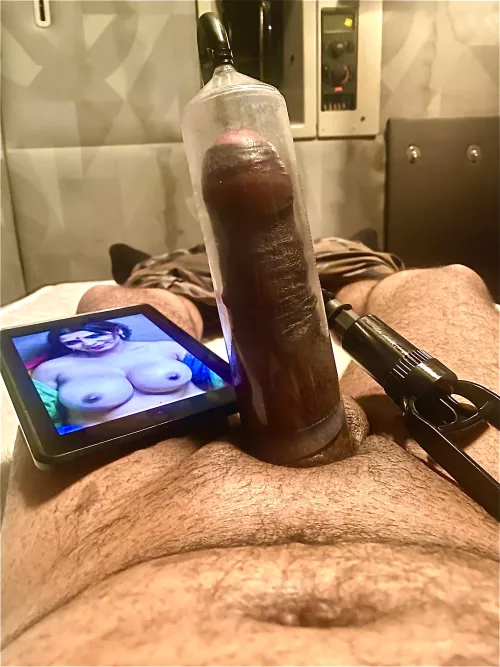 I will pump ur pussy if you pump my cock ,