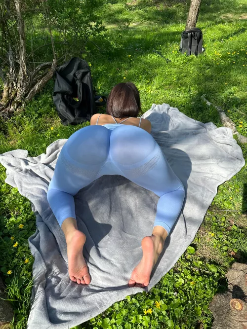 If You woke up and saw my feet on your face, what would you say first ?