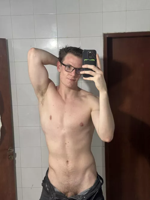 smell my armpit! 😈🔥