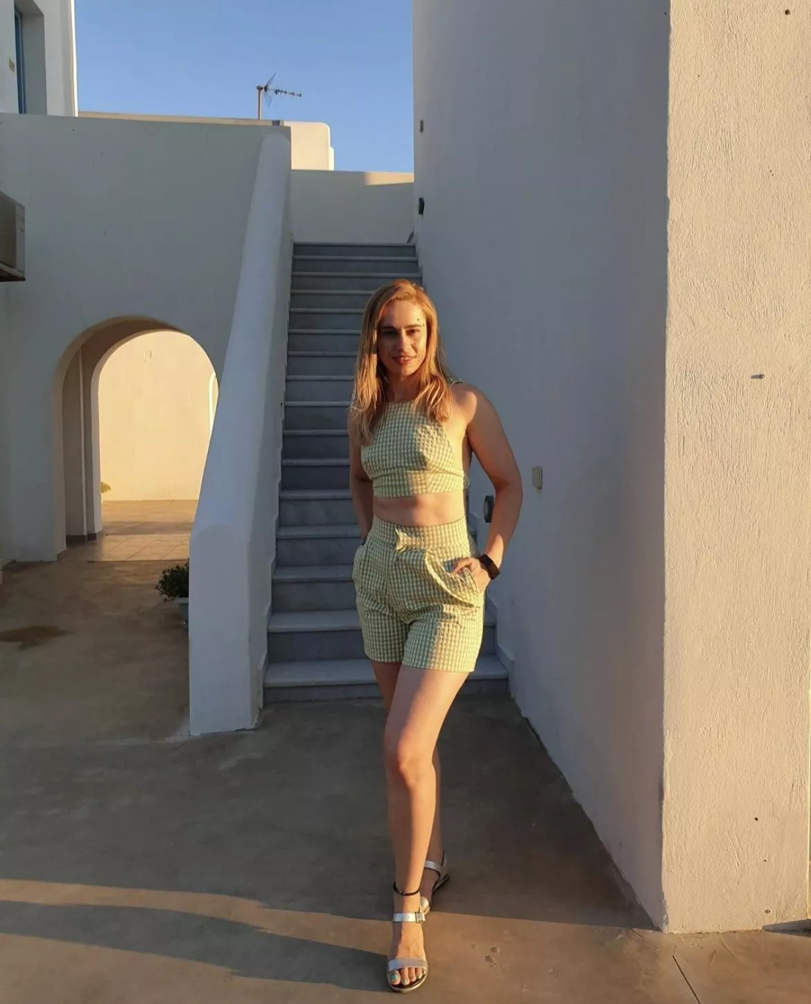 Sunny days are for crop tops