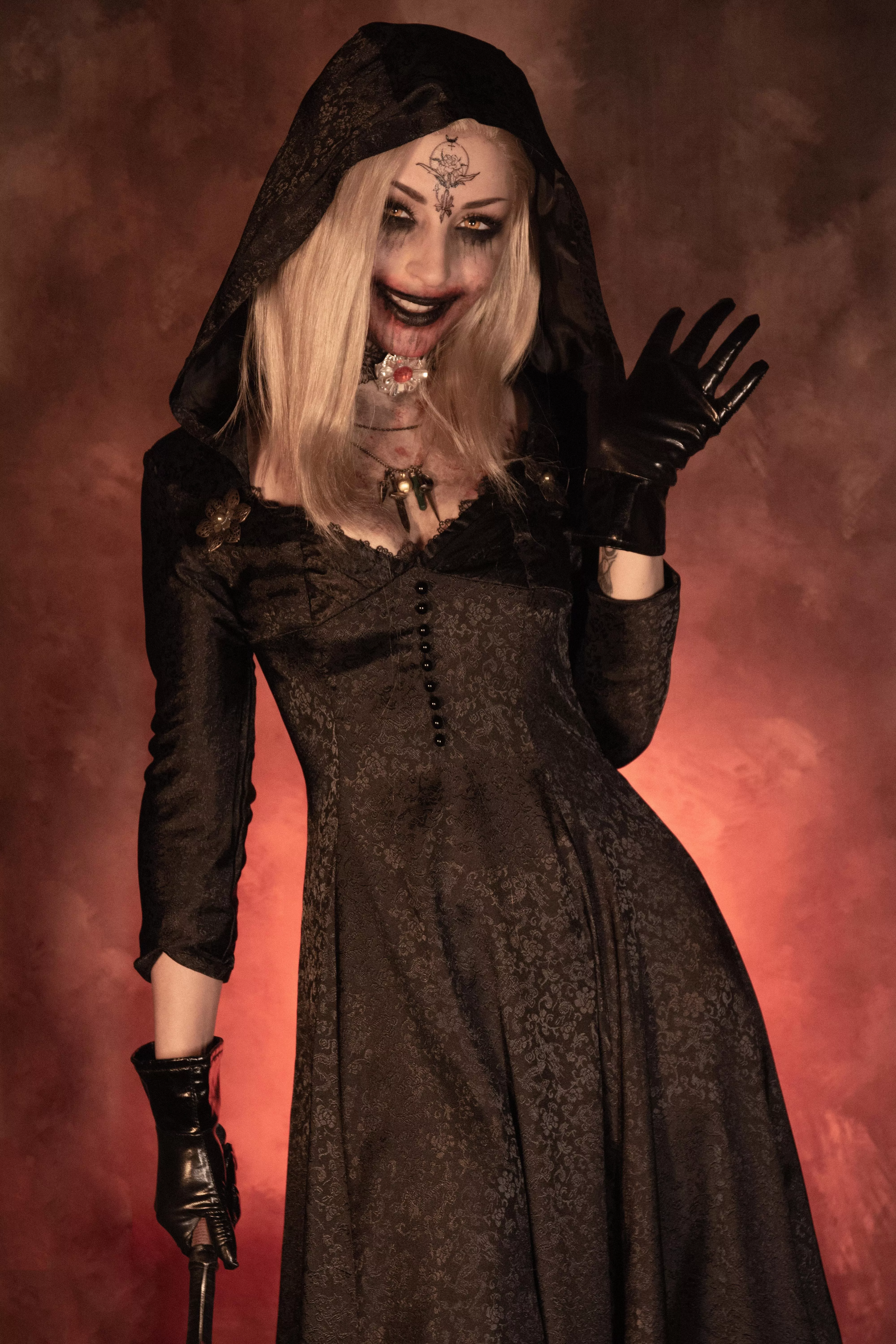 Bela Dimitrescu cosplay by (Shirotksne) 