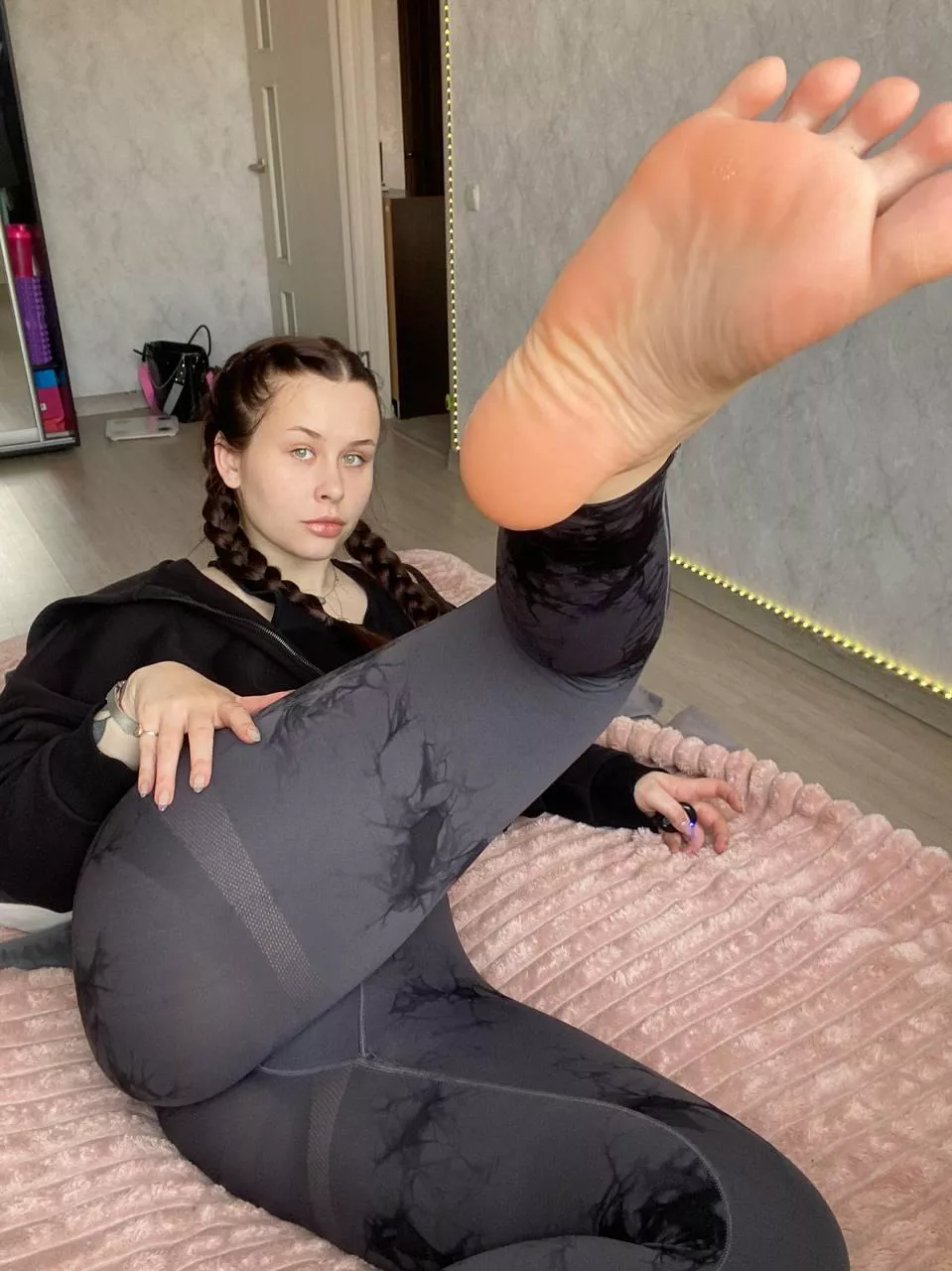 Can my small feet turn you on?