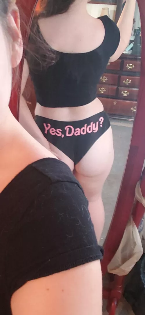 Happy Father’s Day, Daddy <3 please rate my…your… ass : )