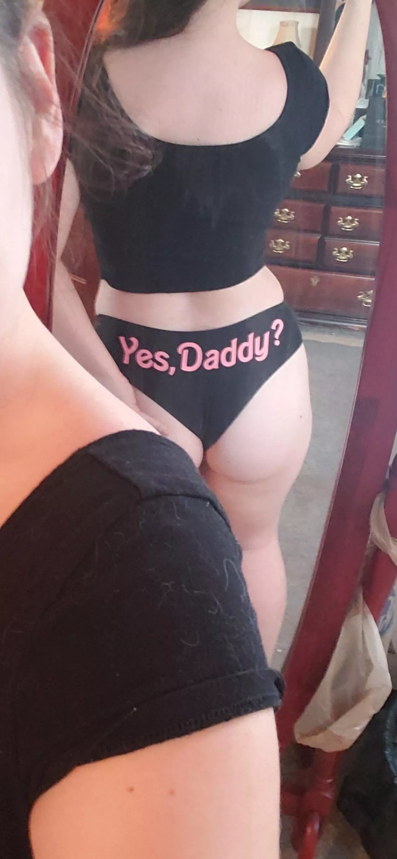 Happy Father’s Day, Daddy <3 please rate my…your… ass : )