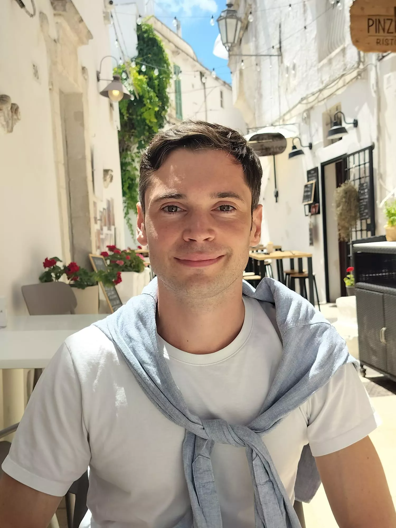 Hit 34. Went to Italy looking for Oliver. Still searching. Help.