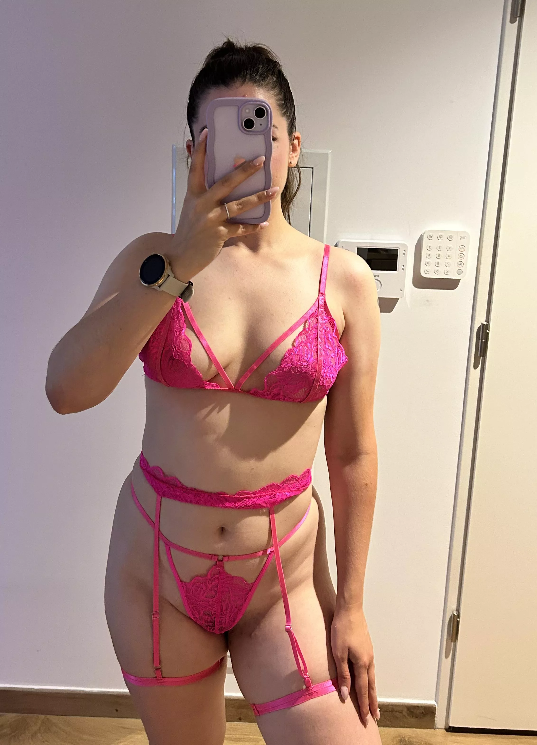 I think pink suits me pretty well [f]