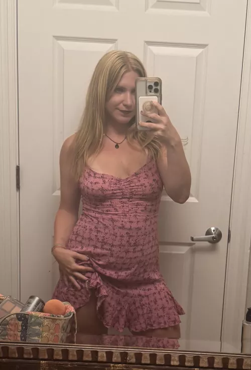 I want to be your little slut tonight 