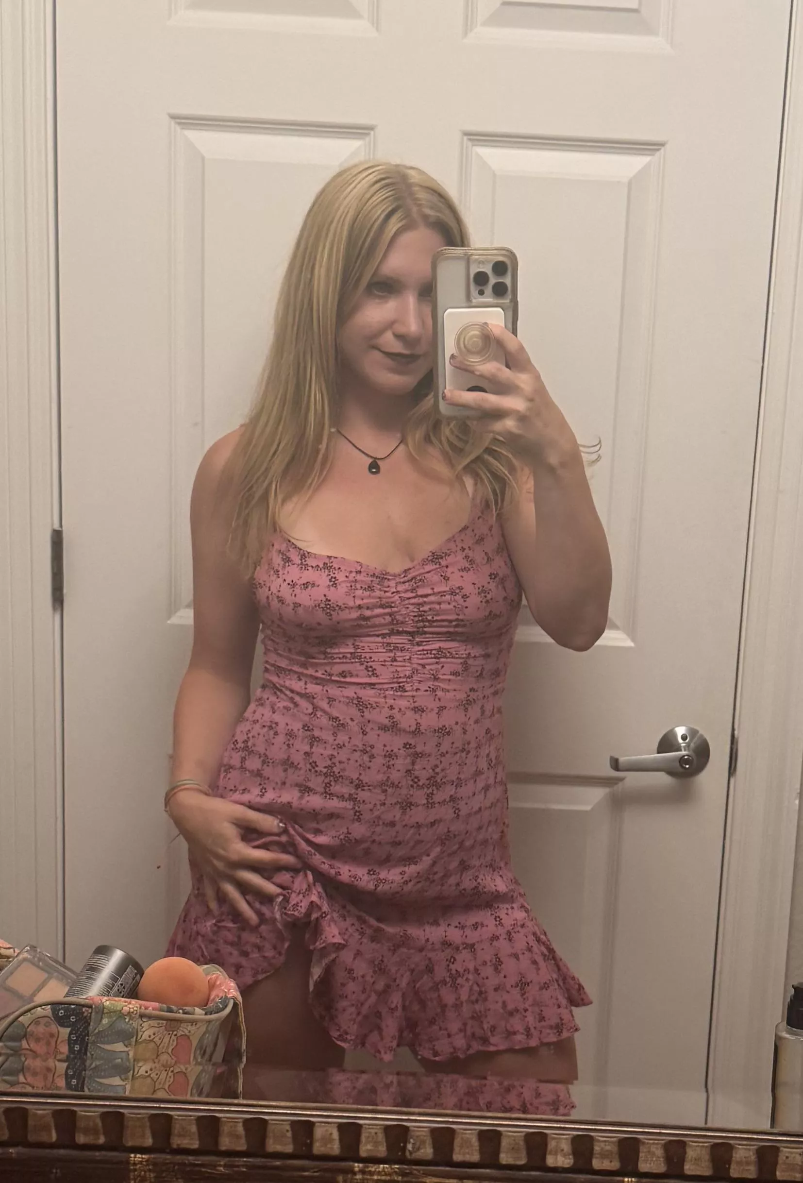 I want to be your little slut tonight 