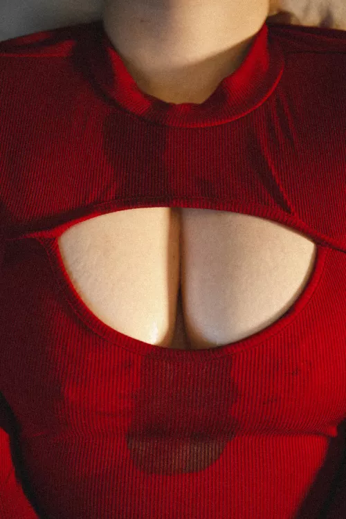 I wish more guys would have emptied their load on my cleavage 