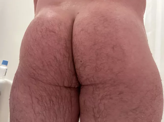It’s kinda insane how good my ass looks in this photo [26]