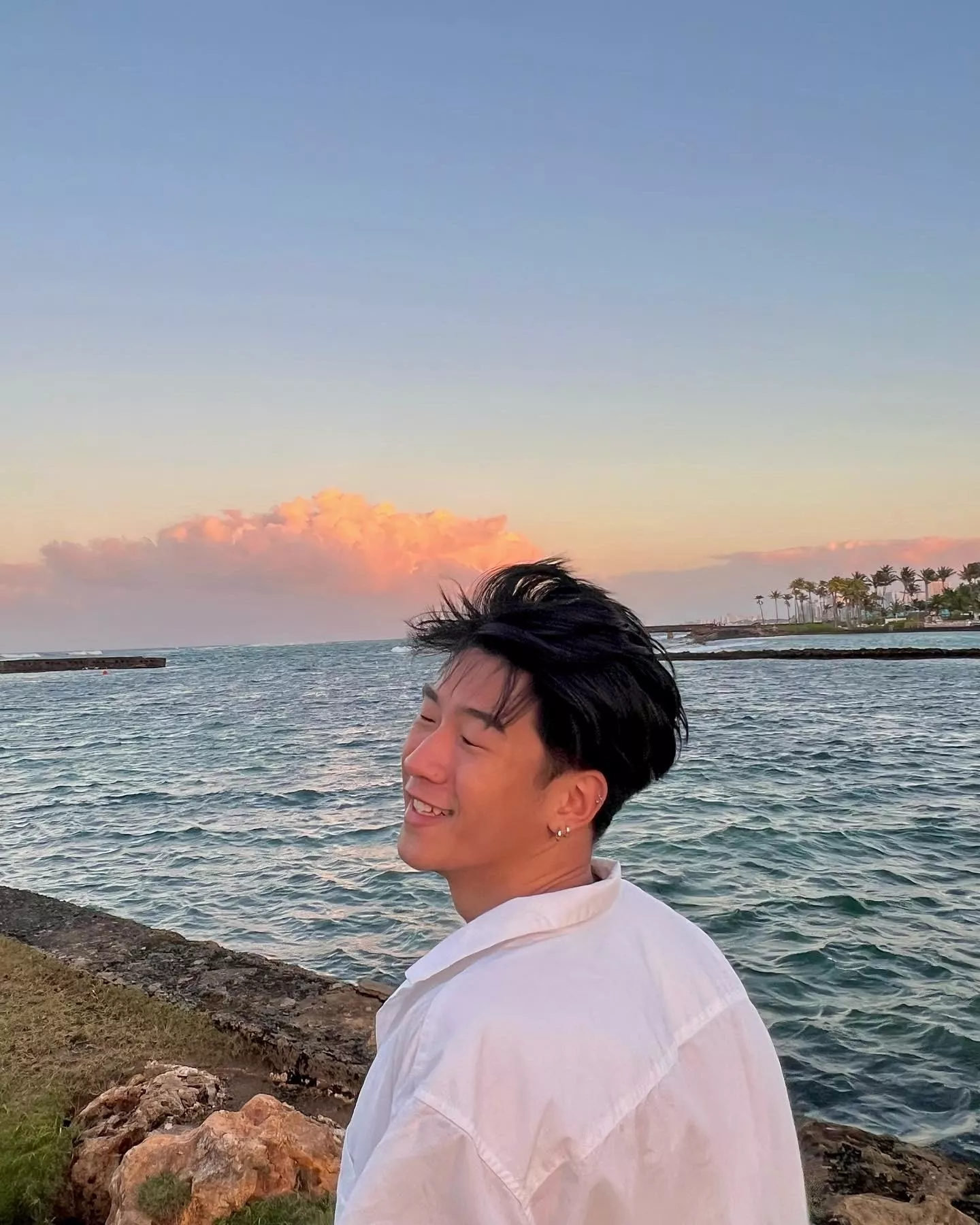 looking for ppl to play val or fortnite w lol