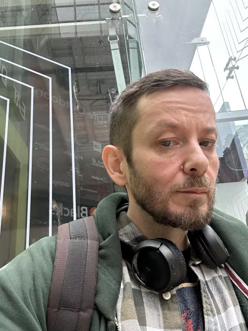 Out and about already. Happy Sunday all let’s make it a good one!