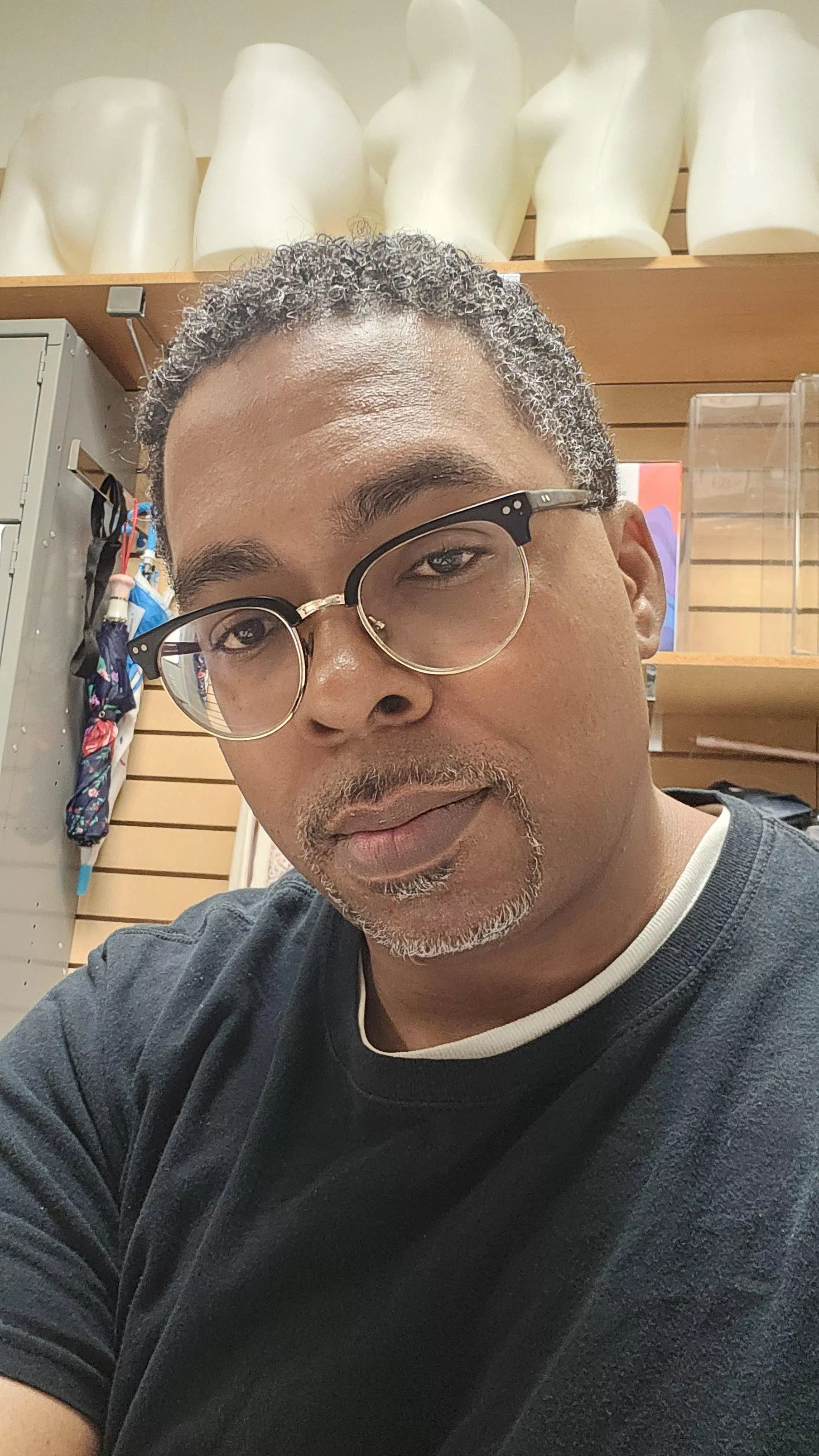 Rather be in Eorzea as my femRoe but I'm stuck at work🙃