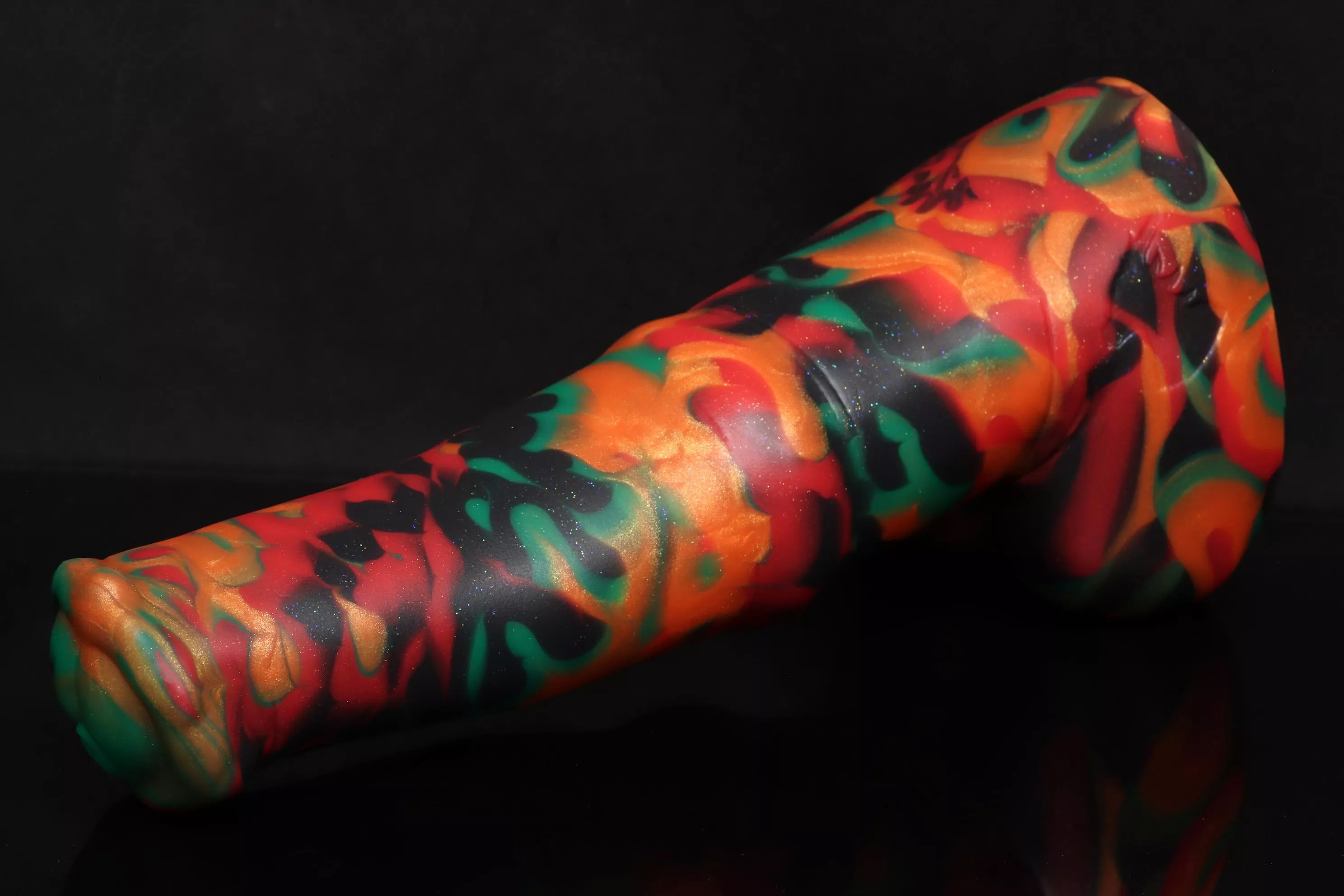 Snagged the coolest m/m Bumblehooves in the Love is Love sale ❤️🖤💚🧡 