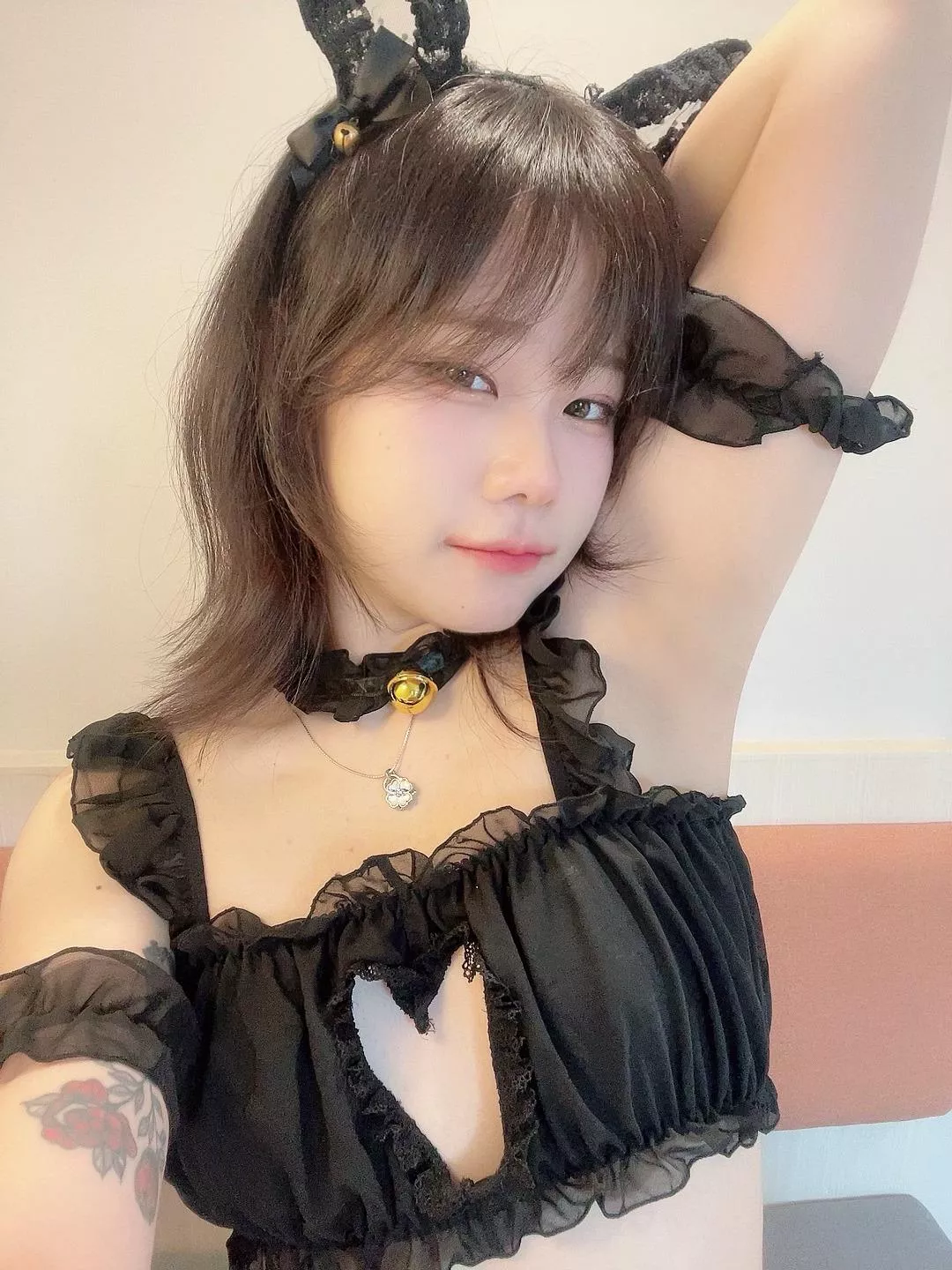 Tell me what you would do with my armpits right now 