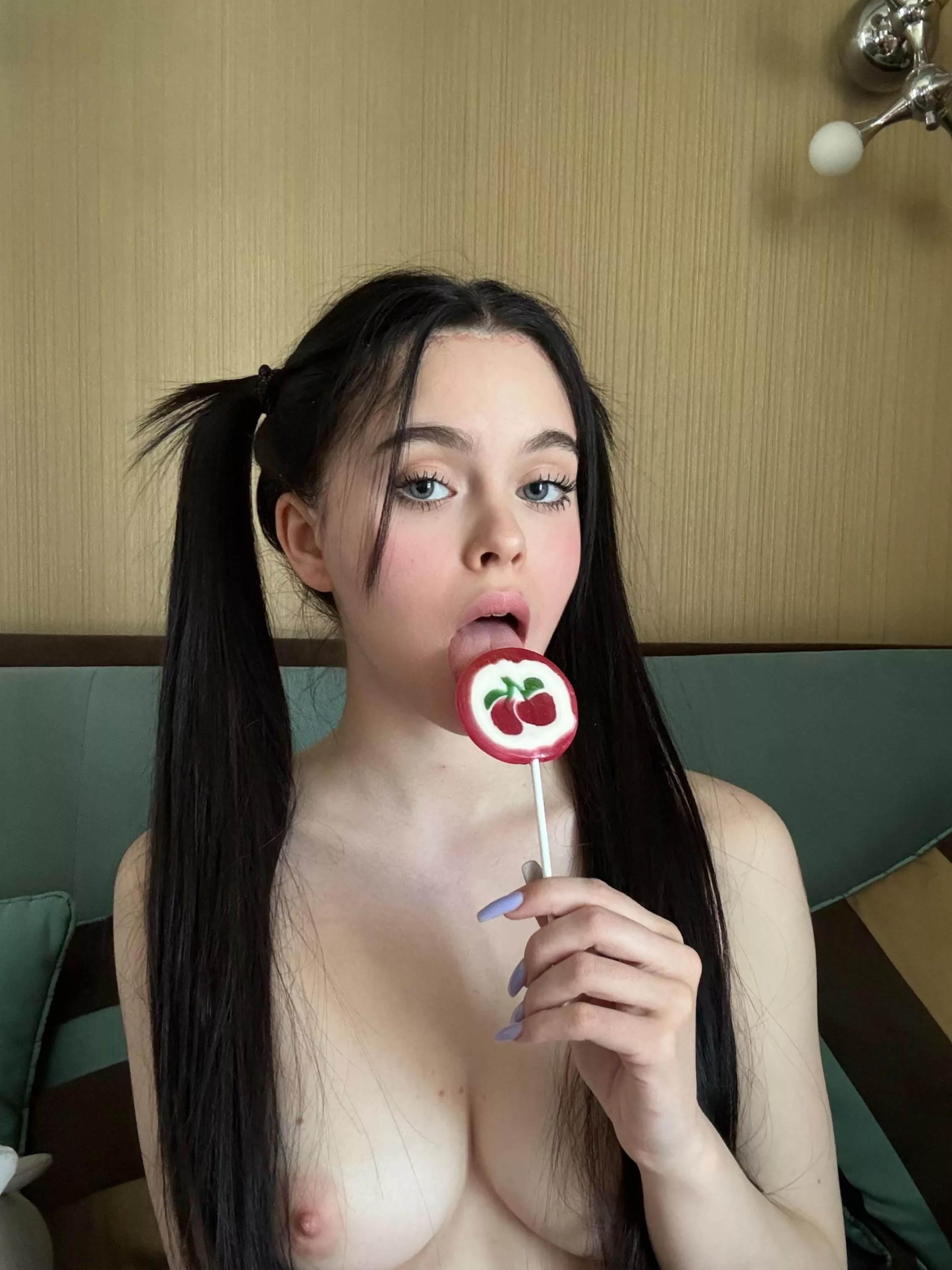 the only thing love better than candy is ovals