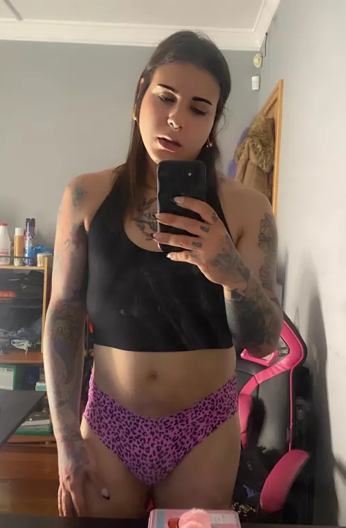 Time to rest after the gym 🖤🩷