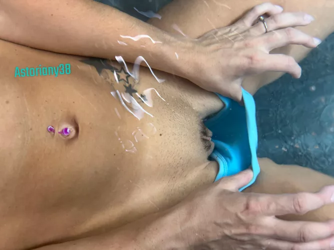 Underwater pussy mound 