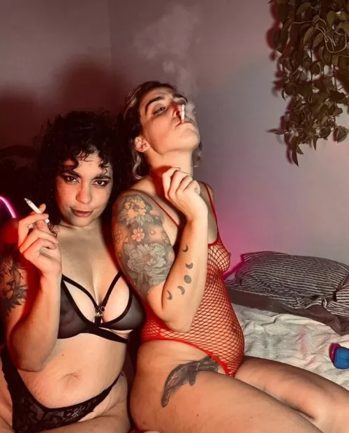 What is better than one girl smoking? Two 😉