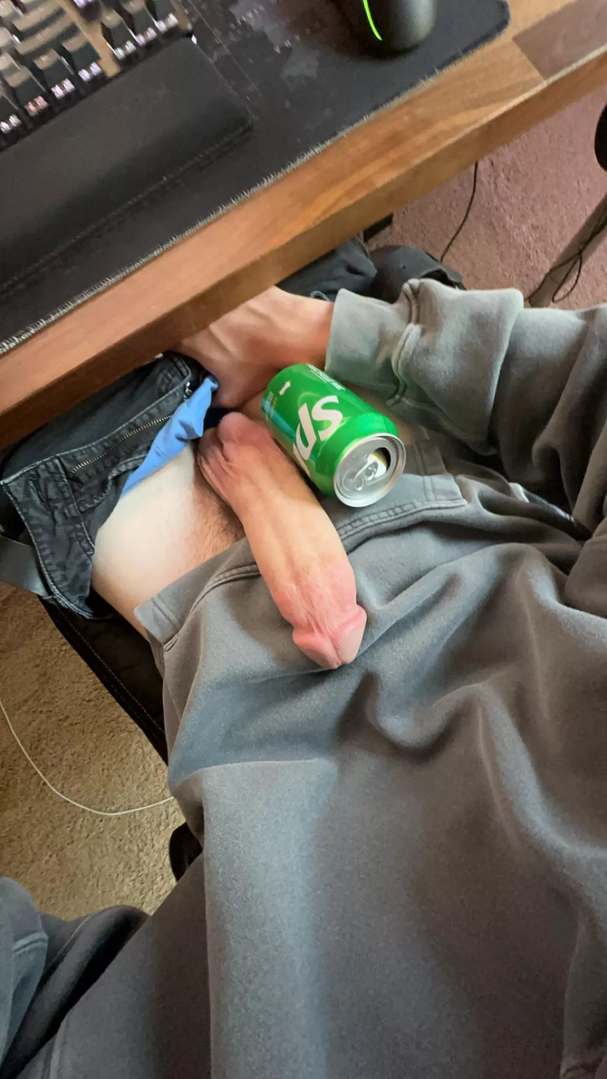 Who’s thirsty for some teen cock?? 😈💦🍆