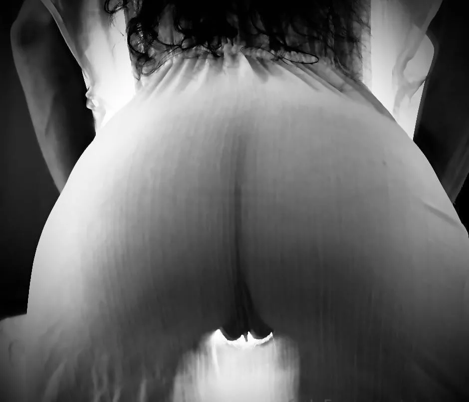 Always such a great crowd here, please rate my pussy 