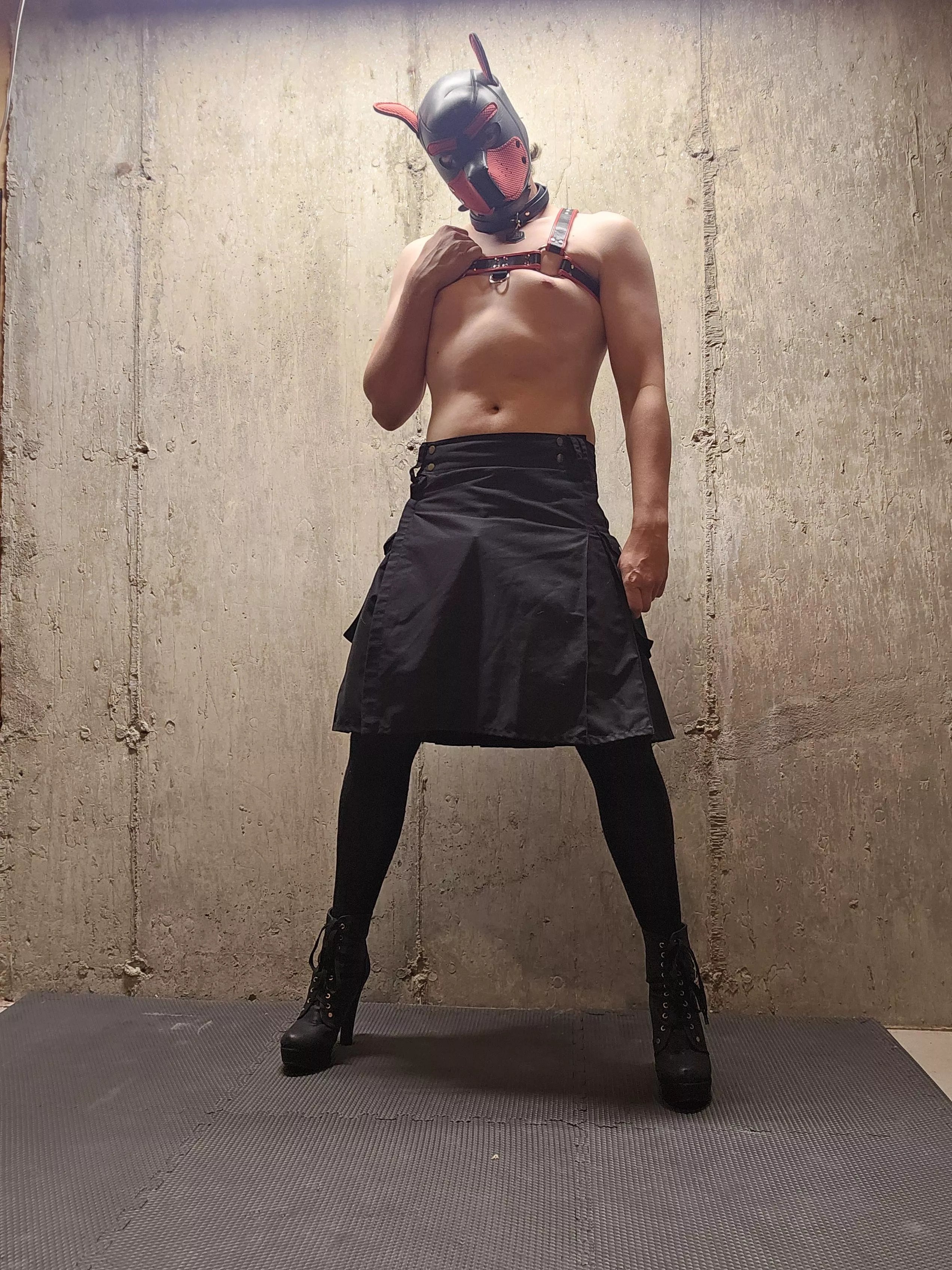 Before lots of dancing and grinding at the fetish ball;) 