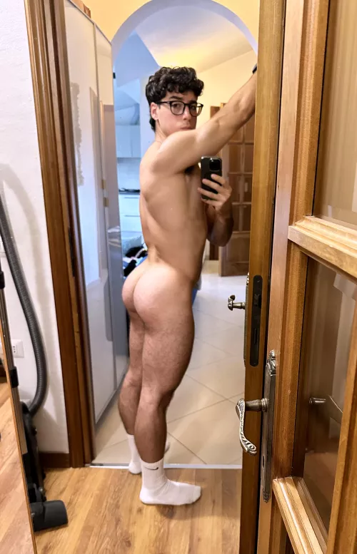 First 3 words that comes to your mind? ⤵️