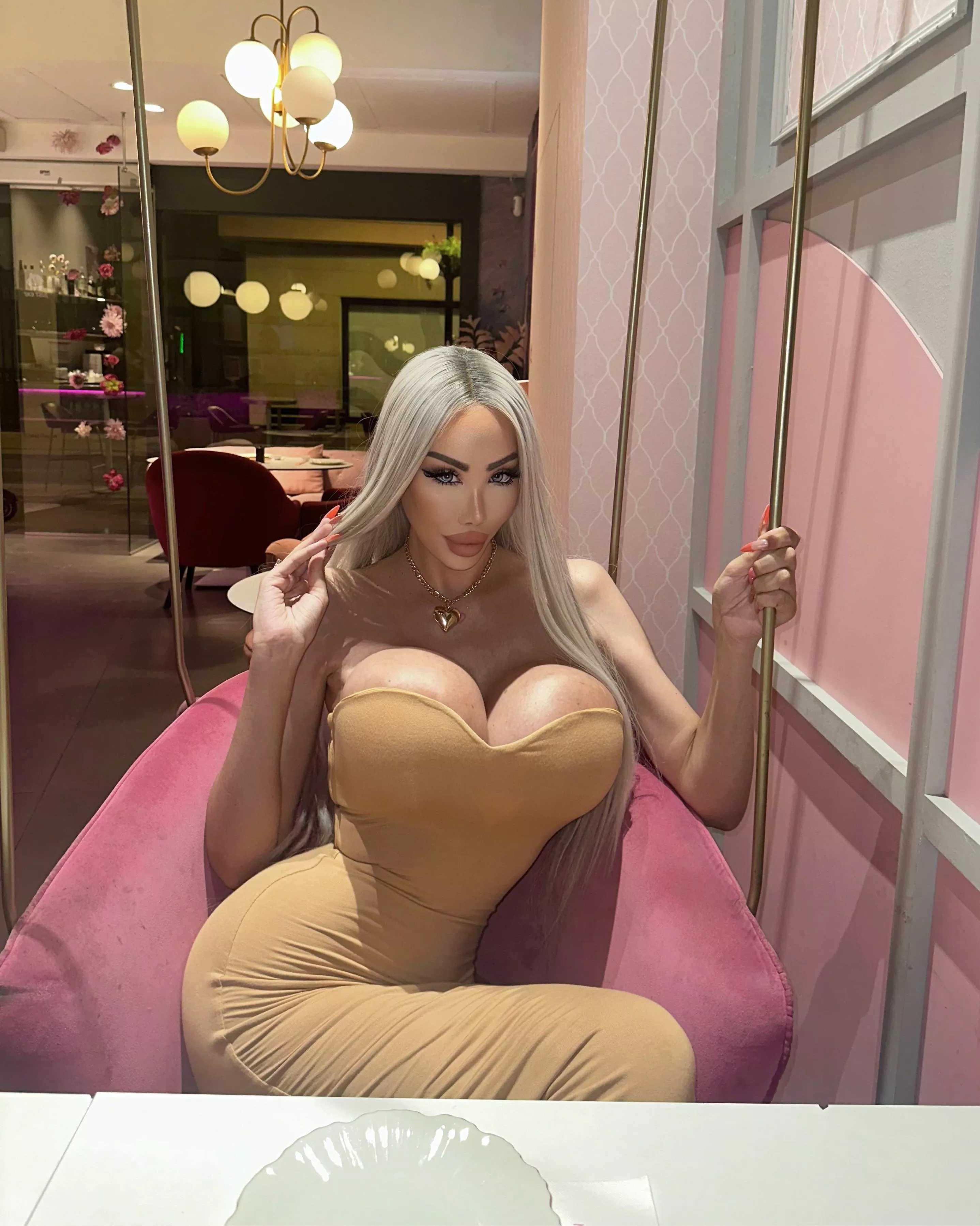 I want white cream for dessert