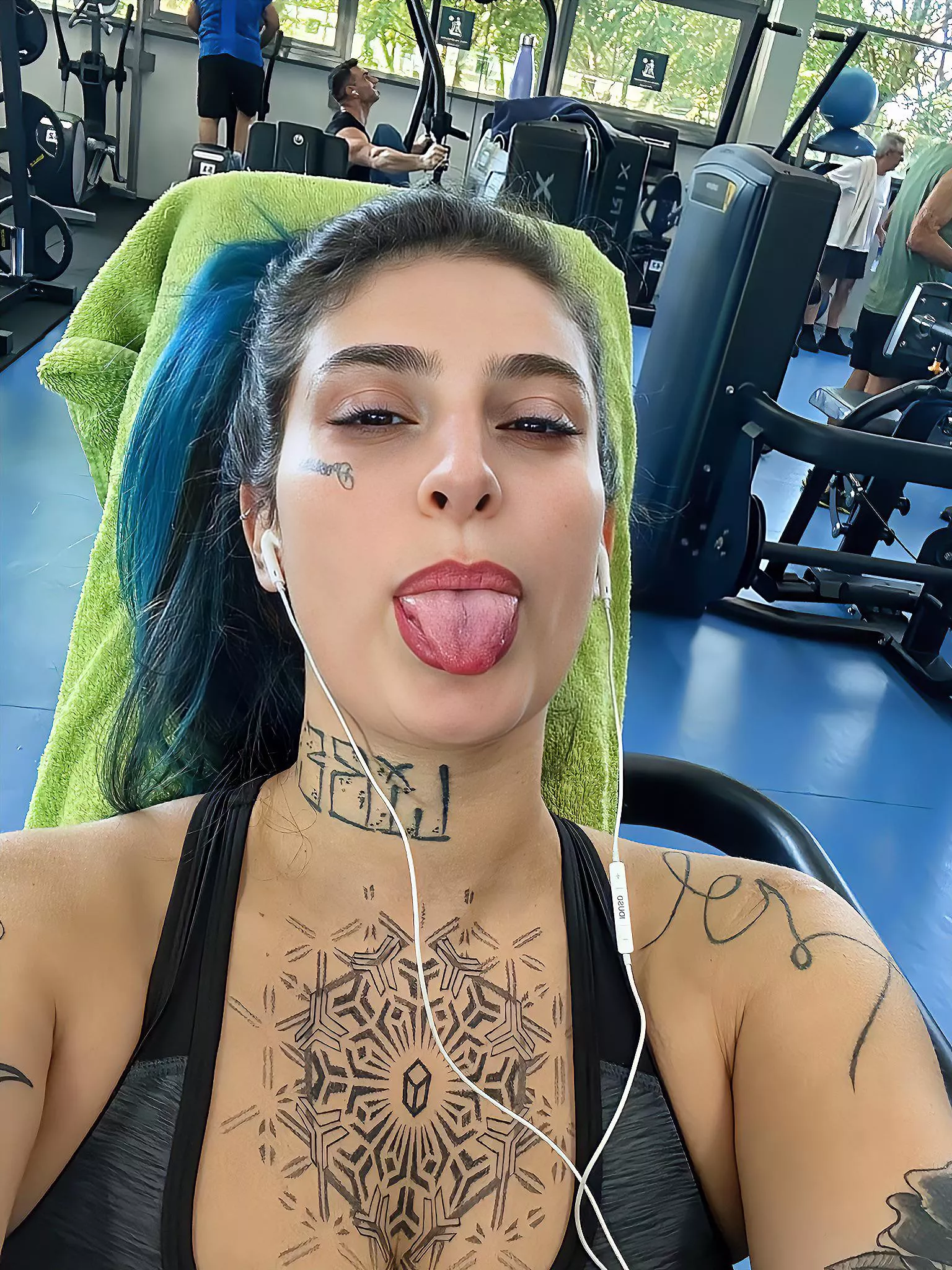 Im dripping from all my body rss