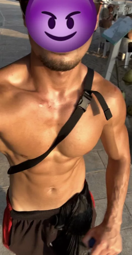 My veiny forearms are now all tanned too 😍😊