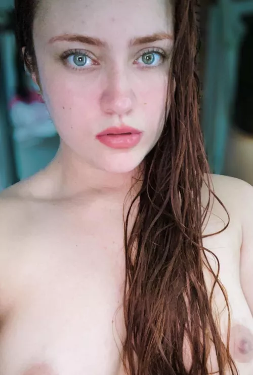 No makeup, no clothes, no problem