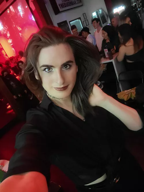 Went clubbing & saw a drag show this past weekend!