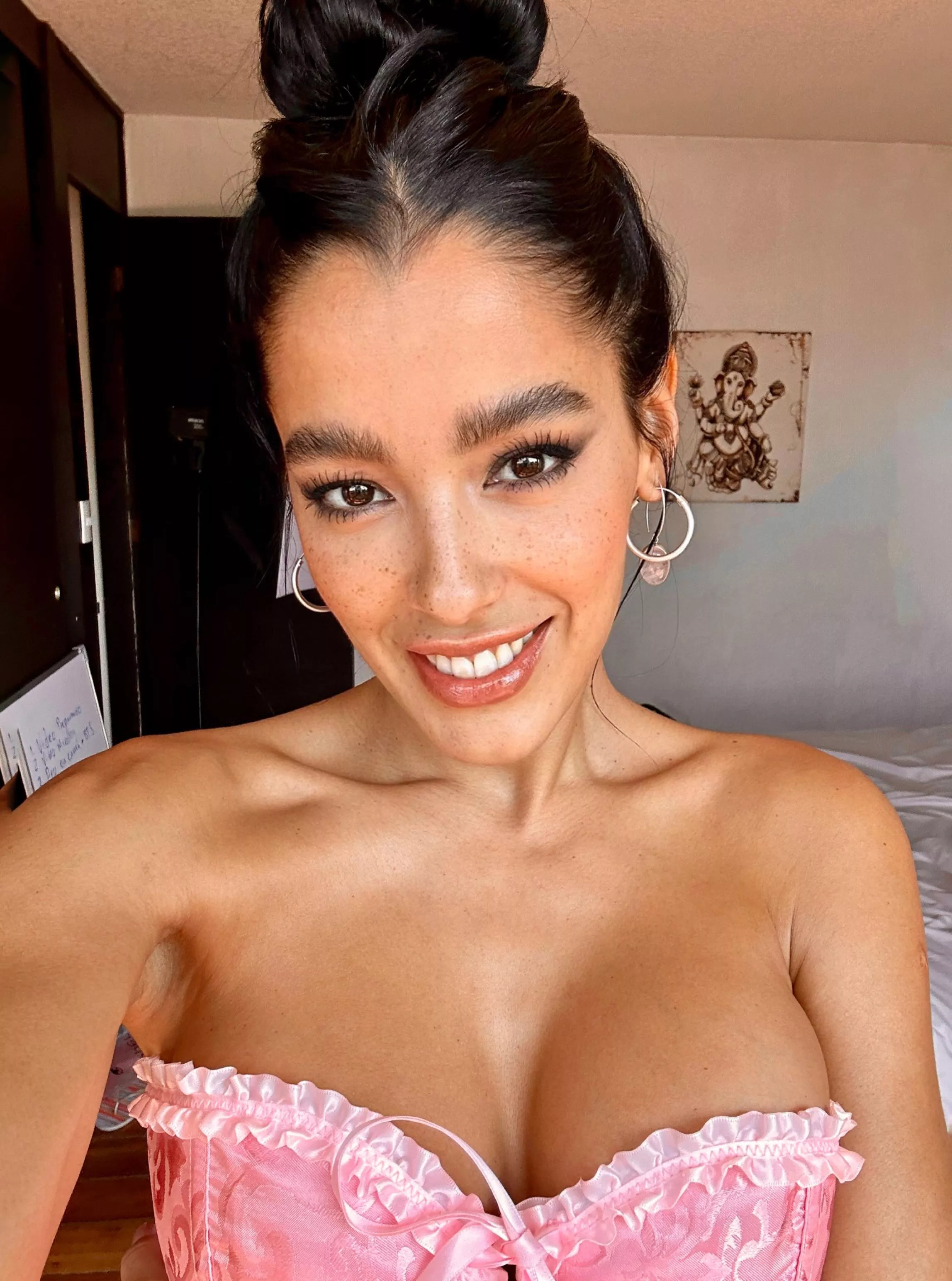 What’s the first thing you noticed about me…?