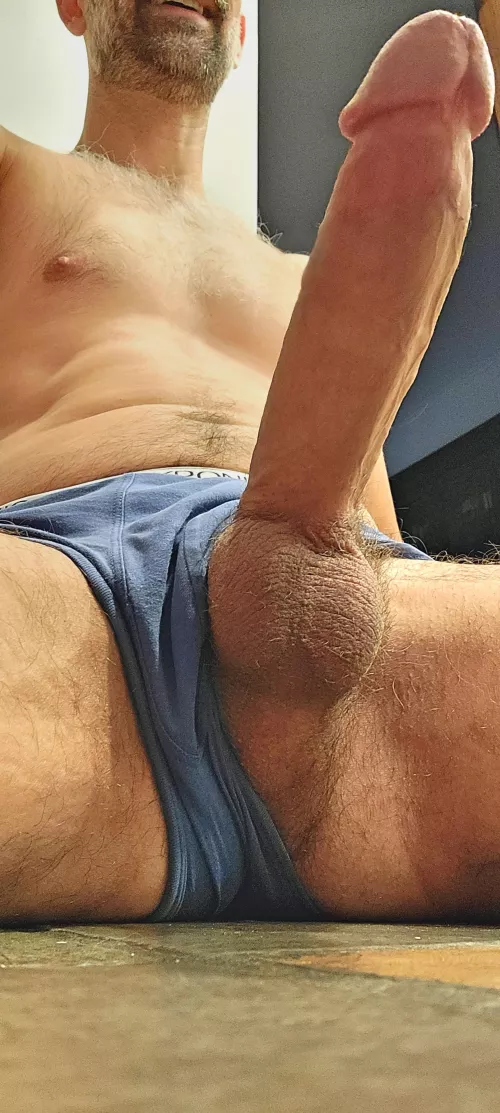 Cum sit on Daddie's lap [40]