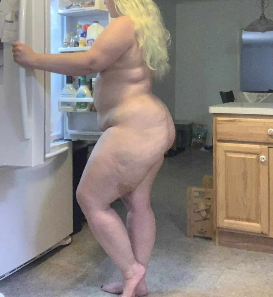 Figuring out what to fix for lunch. 