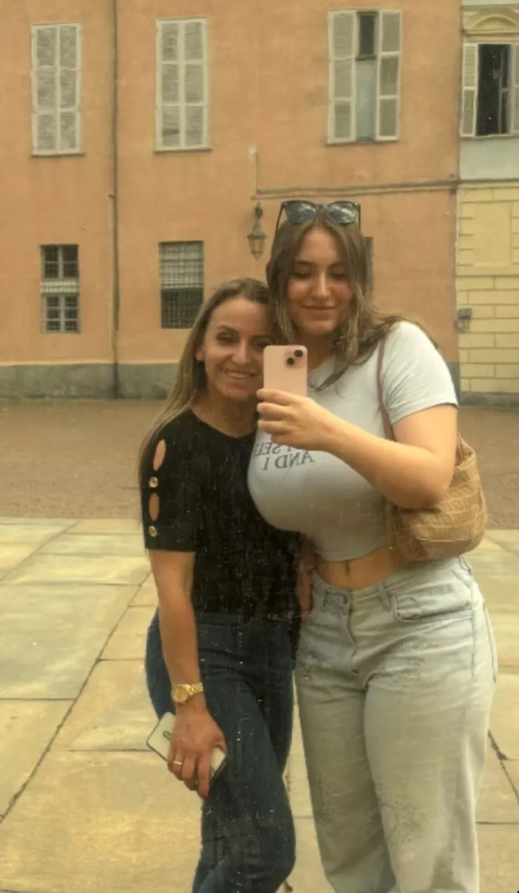 Flexing on your mom like that is wild