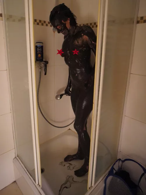 Hey, can I use your bathroom real quick?