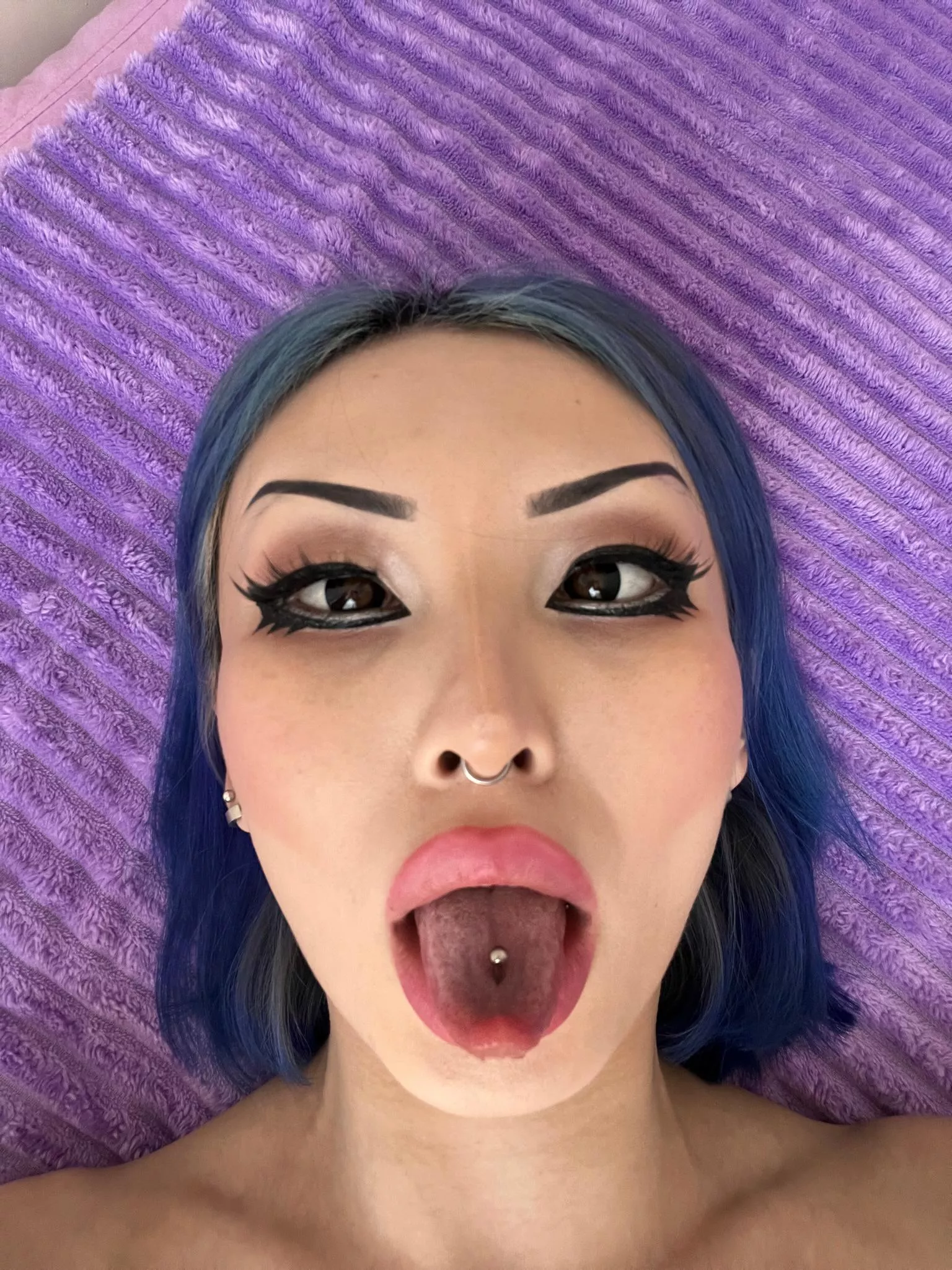 how about I act like a human coloring book for u to paint on whenever you want?