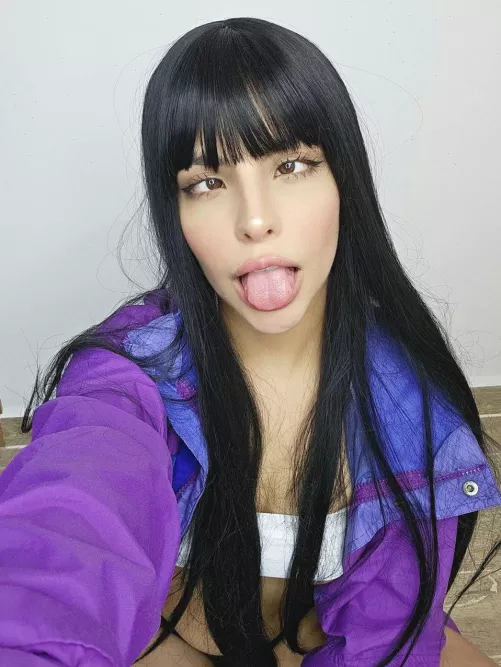 is it normal for short girls to be obsessed with tall guys?