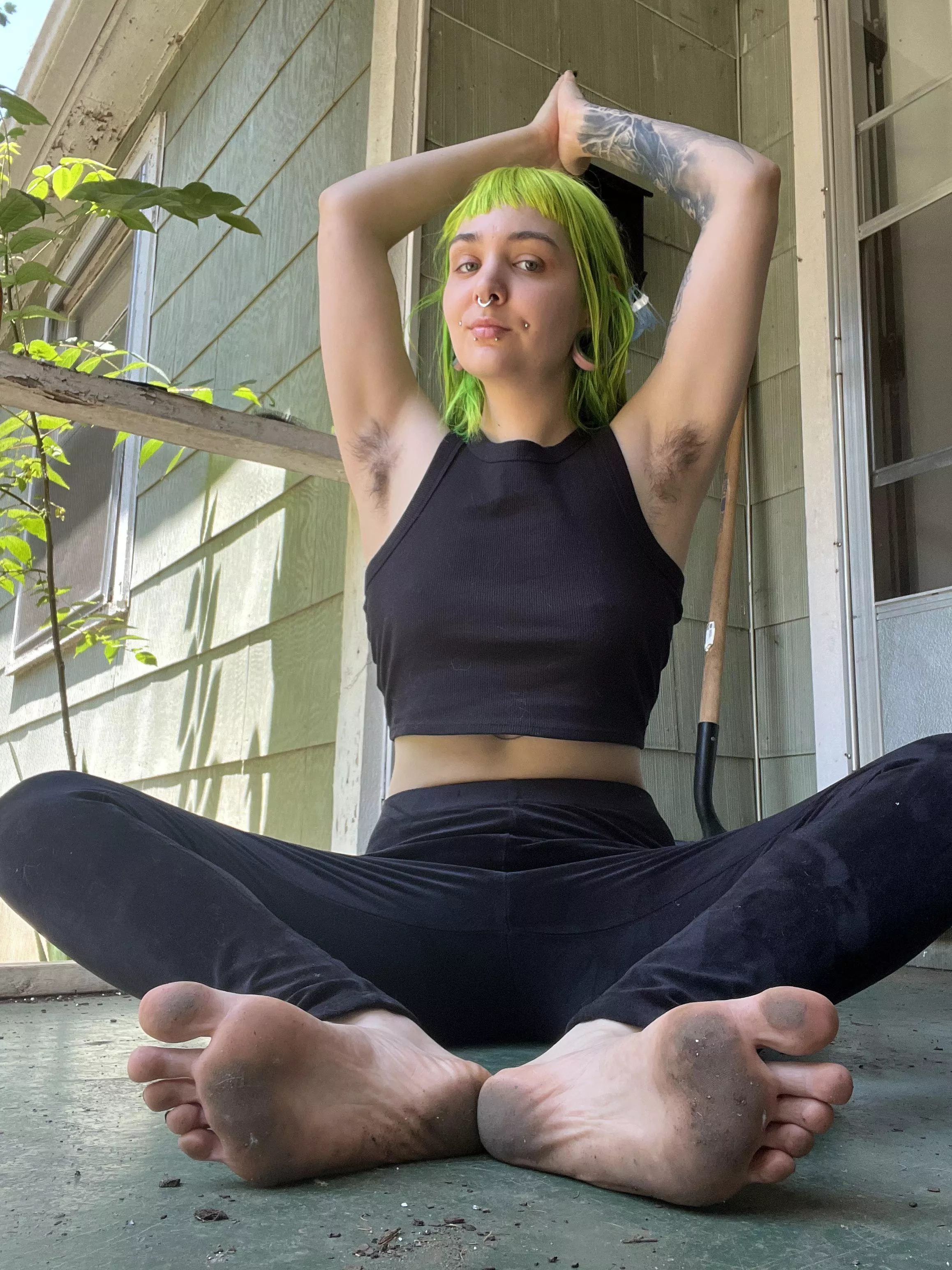 My body needs a good cleaning. Who’s up for it? 👅