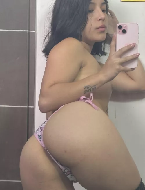 Tell me your zodiac sign and I'll tell you if we're gonna fuck or not