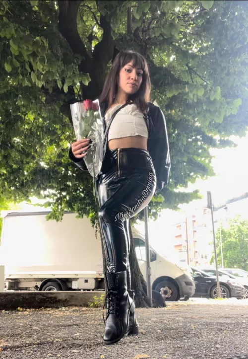 The shine has your mind spiralling into the goonhole of no end.